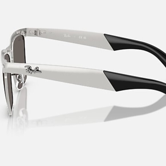 NEW RAY-BAN Wayfarer Deluxe  Matte Sandblasted Silver on Silver Frame, Dark Grey - Picture 2 of 2